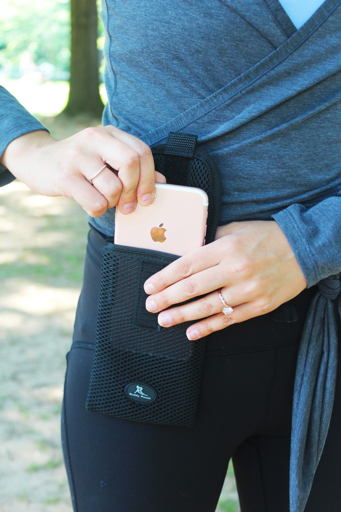 Running Buddy Magnetic XL Buddy Pouch: Magnet Pocket Pouches for Phones,  Keys
